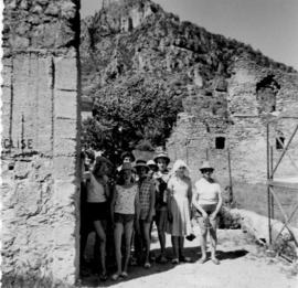 Ecole ménagère de Lhuis : voyage scolaire, Saint-Guilhem-le-Désert