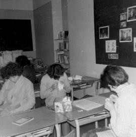 Ecole ménagère de Lhuis : spectacle et exposition de travaux des élèves.