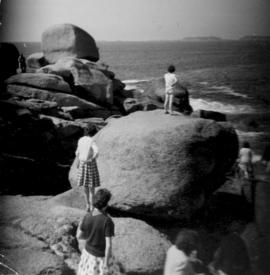 Ecole ménagère de Lhuis : voyage en Bretagne, Ploumanach.