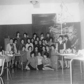 Ecole ménagère de Lhuis : repas de Noël.