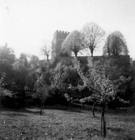 Ecole ménagère de Lhuis : "on étudie le Moyen-Âge".